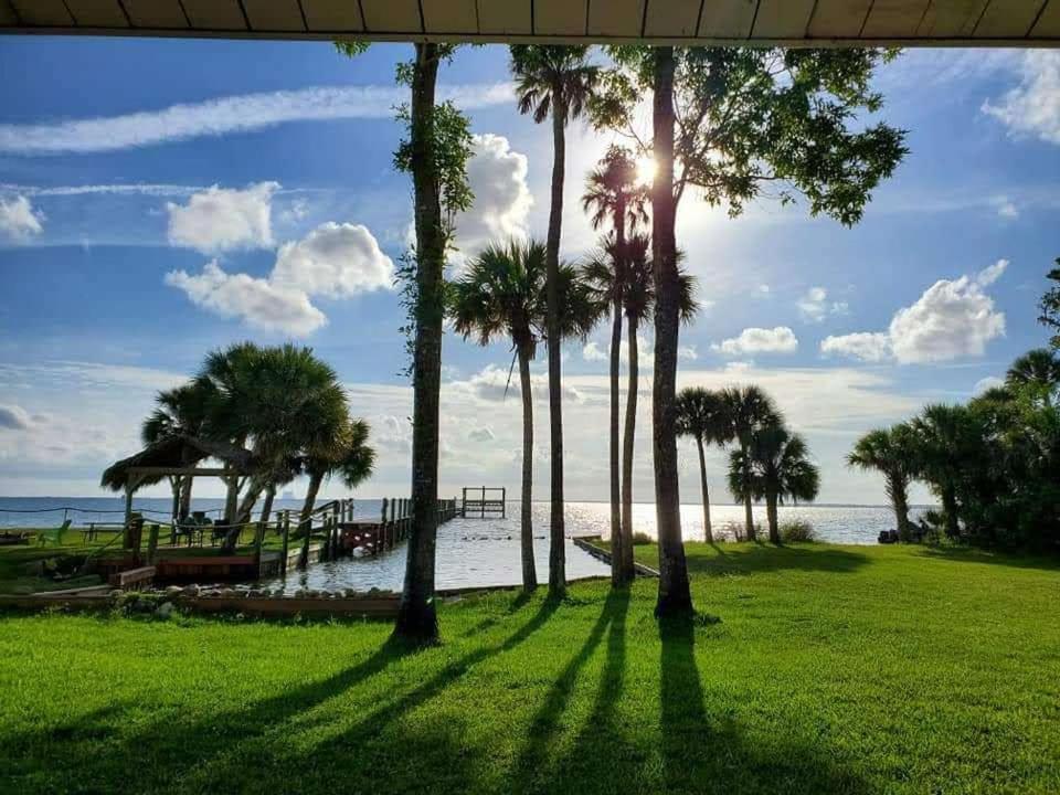 Nasa Waterfront Dolphin Suite Titusville Esterno foto